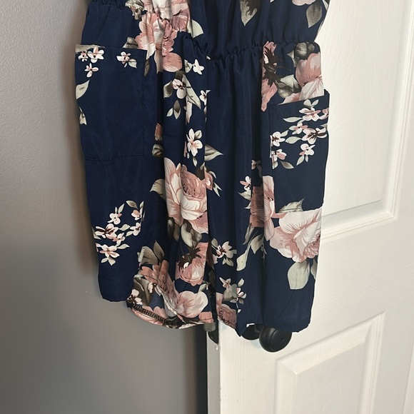 Romper - Picture 3 of 4